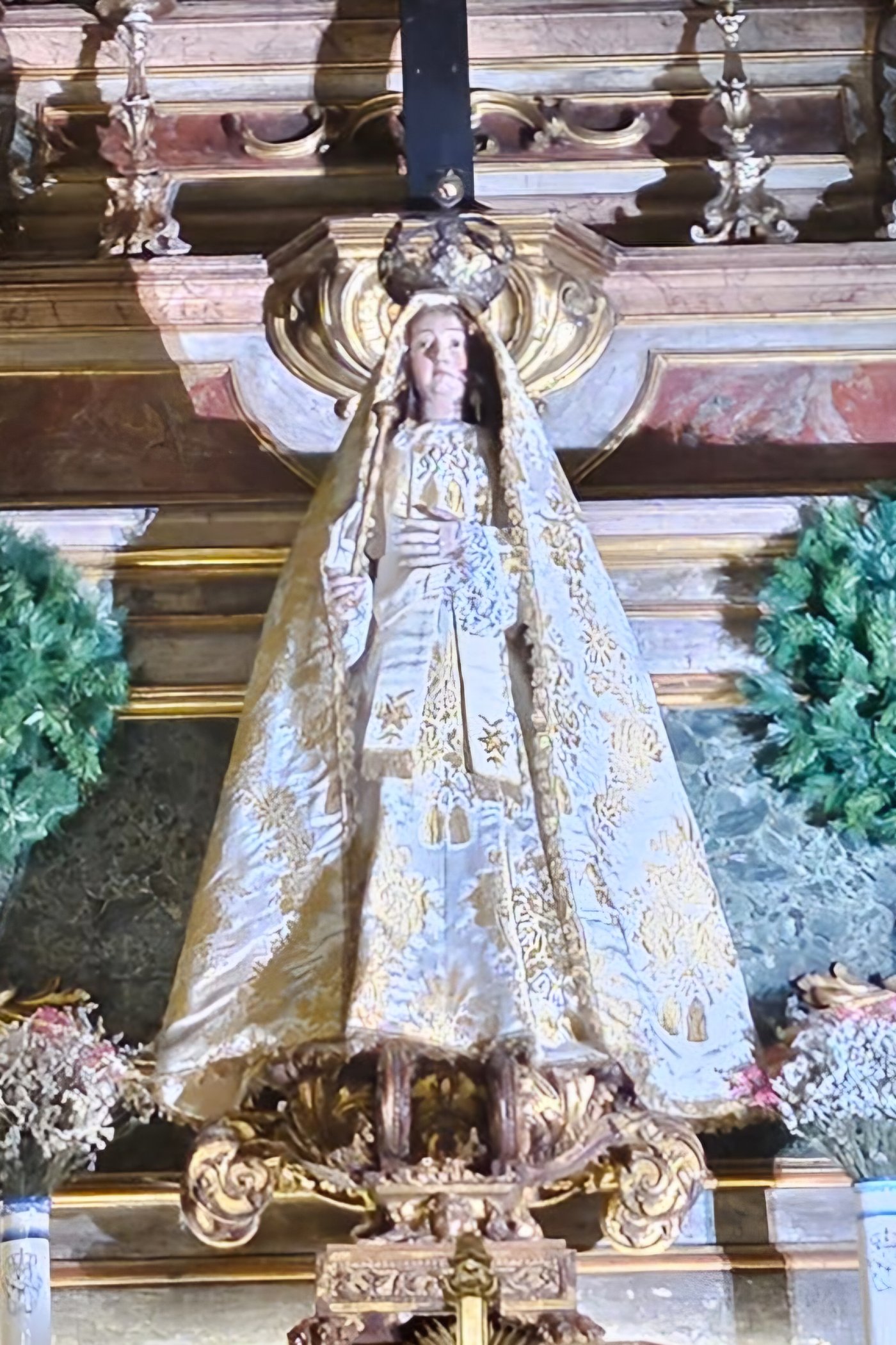 Imagem de Nossa Senhora da Quietação no altar-mor da Igreja das Flamengas
